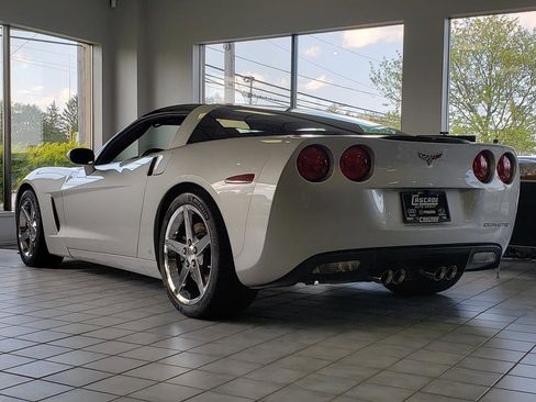 Used 2007 Chevrolet Corvette Coupe w/ Preferred Equipment Group RWD image 3