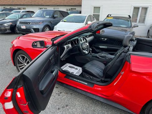 Used 2016 Ford Mustang Premium image 18