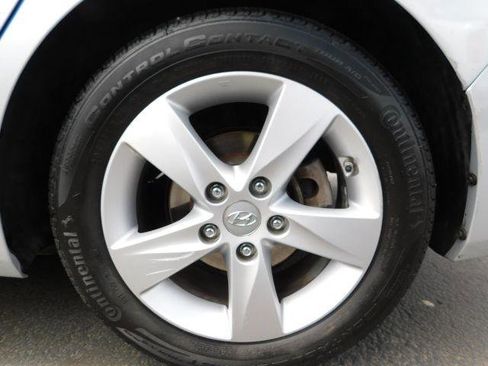 Used 2013 Hyundai Elantra GLS w/ Preferred Pkg image 9