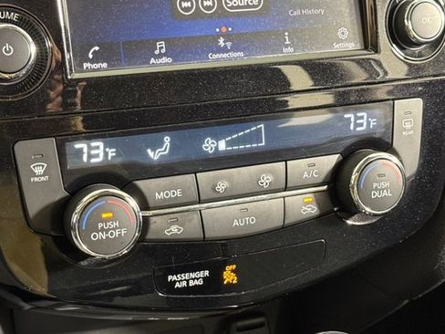 Used 2019 Nissan Rogue SV image 33