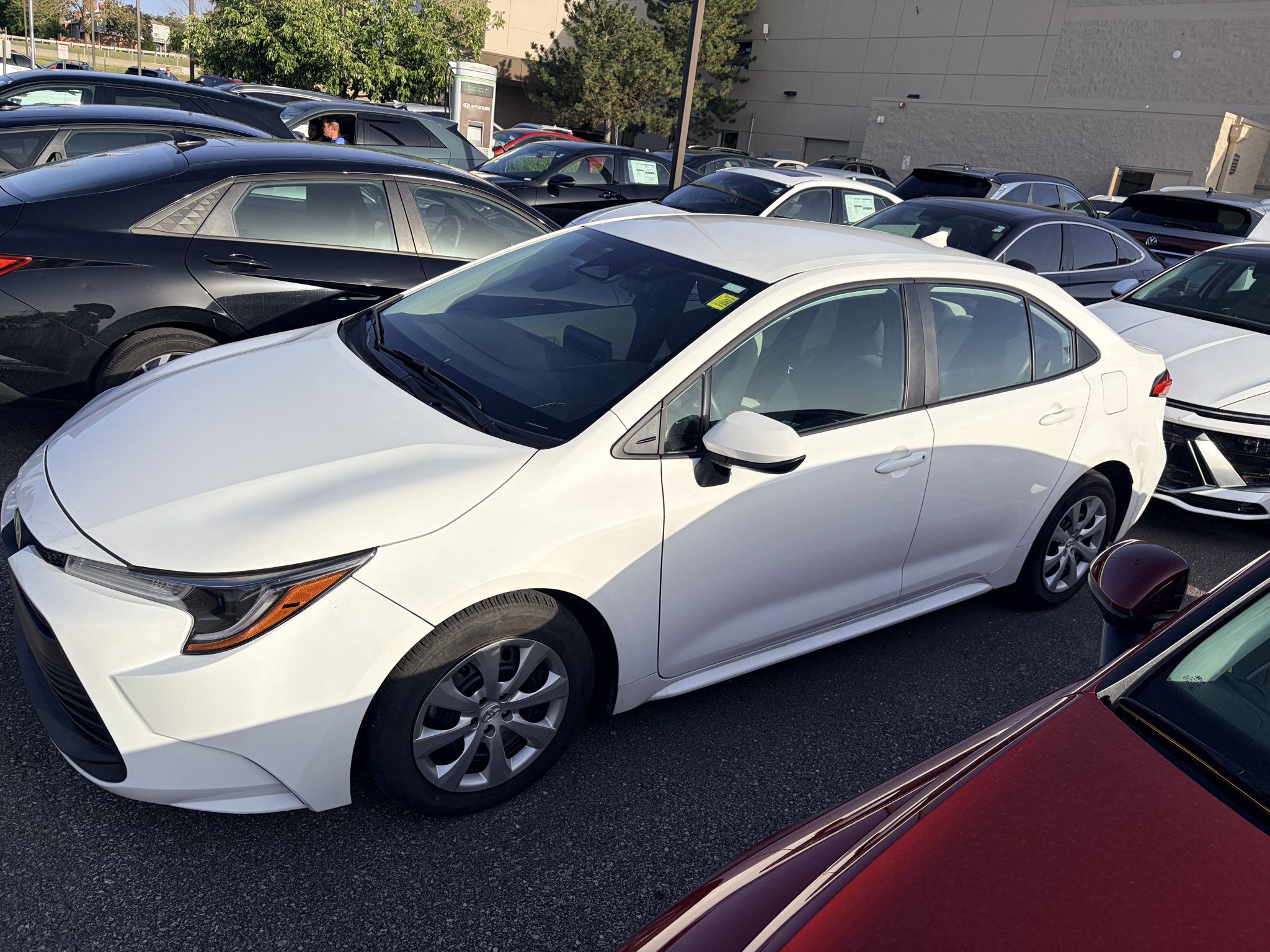 Used 2025 Toyota Corolla LE FWD image 2