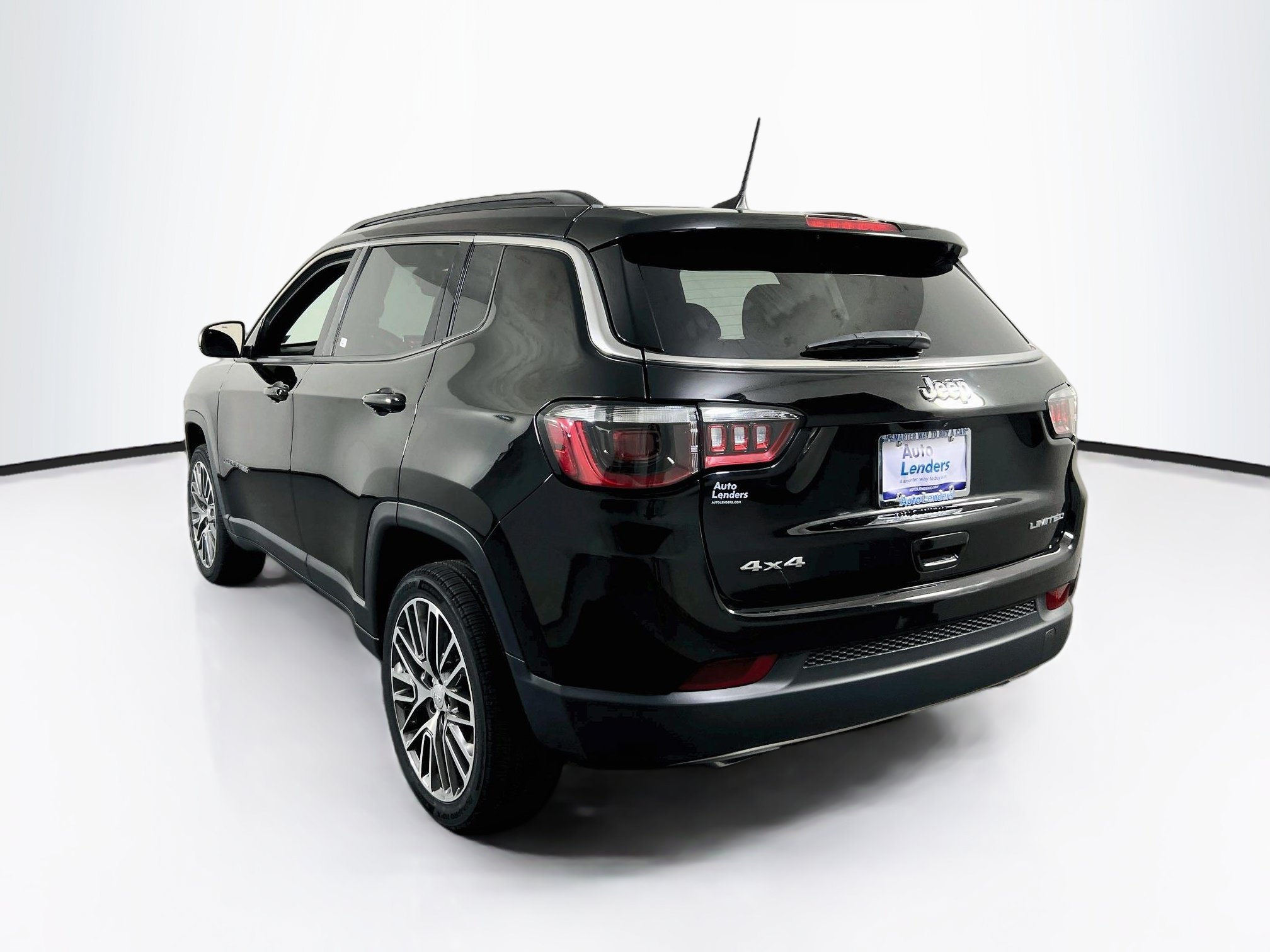 Used 2023 Jeep Compass Limited w/ Elite Group AWD/4WD image 7
