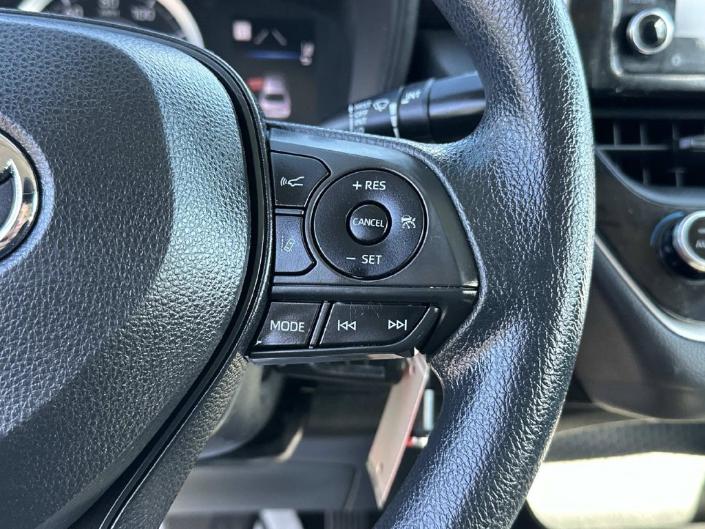 Used 2021 Toyota Corolla LE FWD image 26
