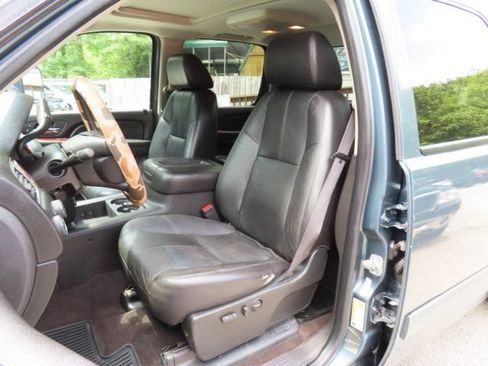Used 2009 Chevrolet Silverado 2500 LTZ w/ Safety Package AWD/4WD image 20