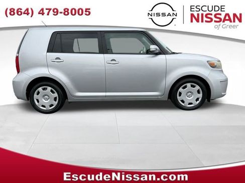 Used 2008 Scion xB FWD image 2