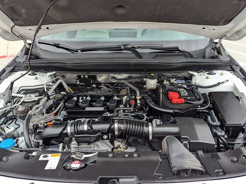 Certified 2018 Honda Accord LX image 31