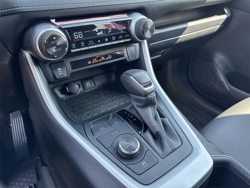 Used 2025 Toyota RAV4 XLE Premium image 23