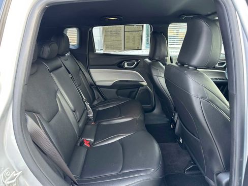 Used 2024 Jeep Compass Limited image 12