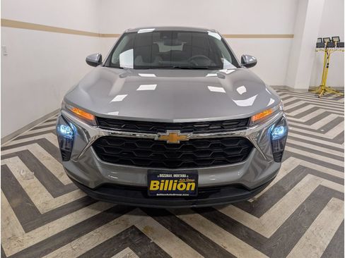 Used 2025 Chevrolet Trax LS w/ LS Convenience Package FWD image 28