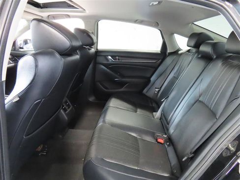 Used 2018 Honda Accord Touring image 33