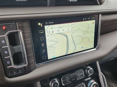 Used 2022 GMC Yukon XL Denali image 17