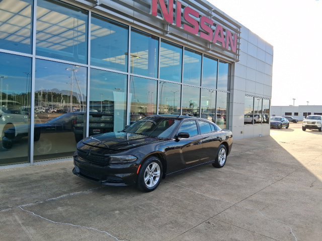 Used 2023 Dodge Charger SXT RWD image 2