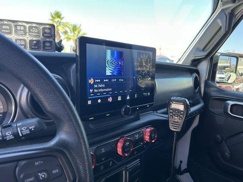 Used 2022 Jeep Wrangler Sport AWD/4WD image 23