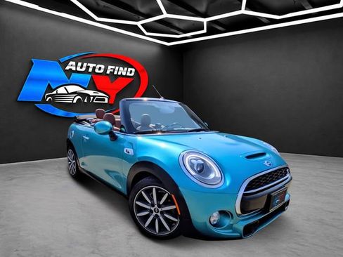 Used 2018 MINI Cooper S FWD image 2