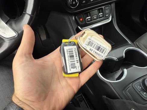 Used 2020 GMC Terrain SLE w/ Elevation Edition image 36