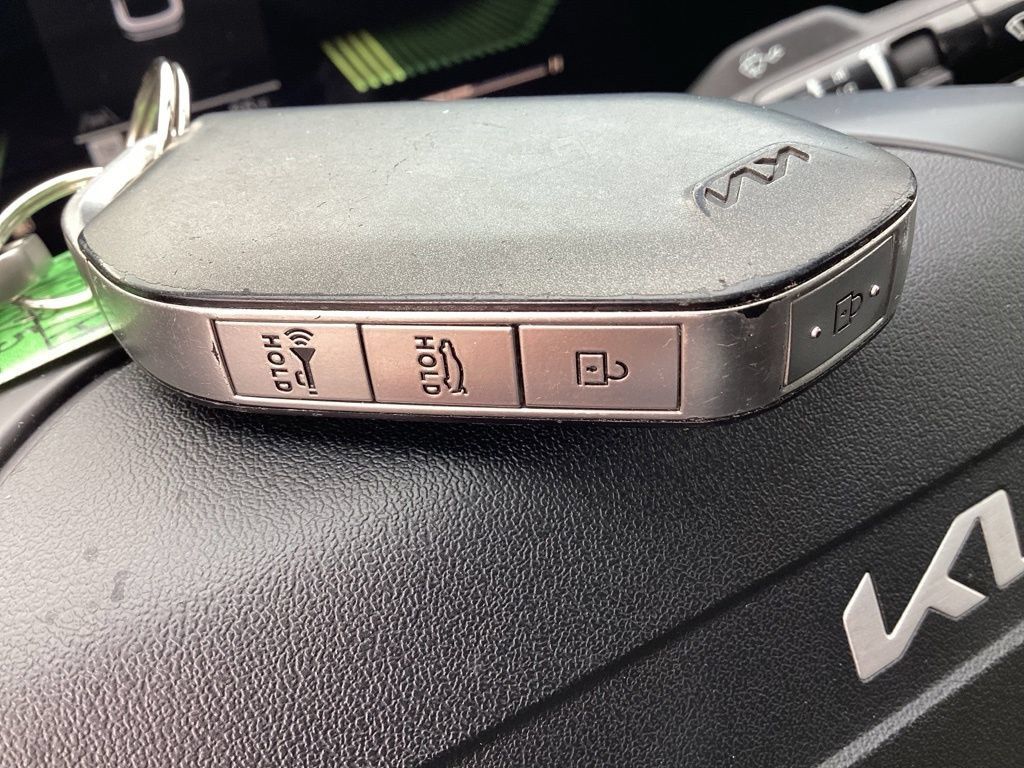 Used 2025 Kia K4 FWD image 24