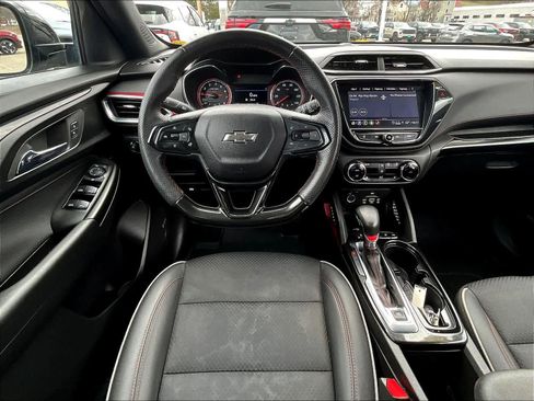 Used 2023 Chevrolet TrailBlazer RS w/ Technology Package image 17