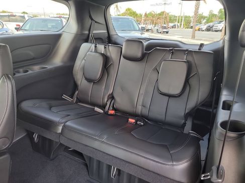 New 2026 Chrysler Pacifica Select w/ S Appearance Package FWD image 14