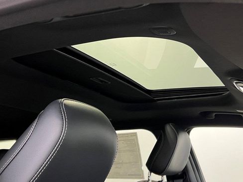 New 2025 Jeep Grand Cherokee L Altitude image 10