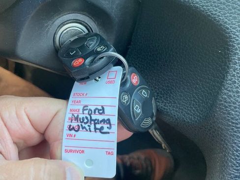 Used 2010 Ford Mustang GT Premium image 35