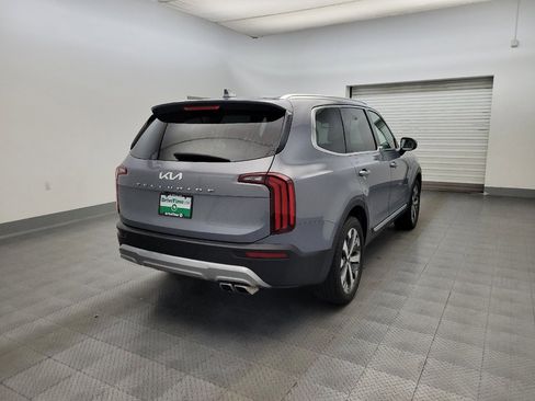 Used 2022 Kia Telluride EX w/ EX Premium Package FWD image 9