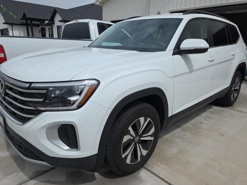 Certified 2025 Volkswagen Atlas SE AWD/4WD image 1