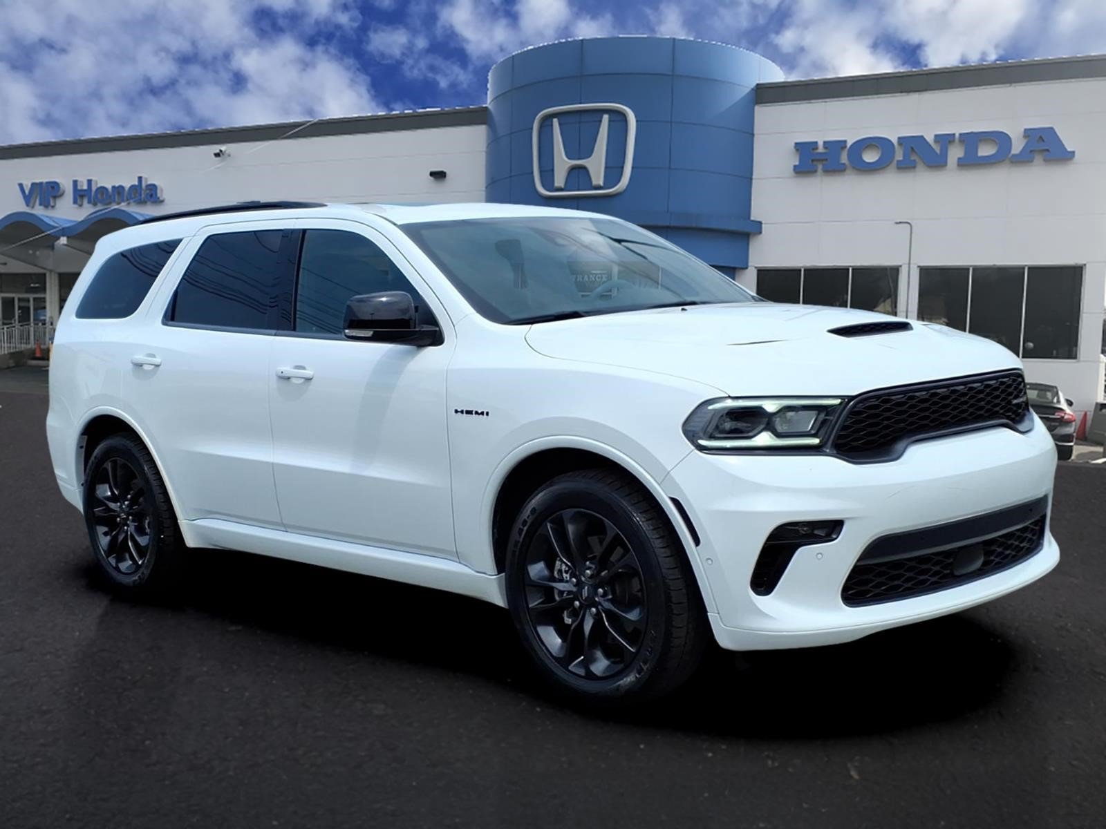 Used 2023 Dodge Durango R/T RWD image 2