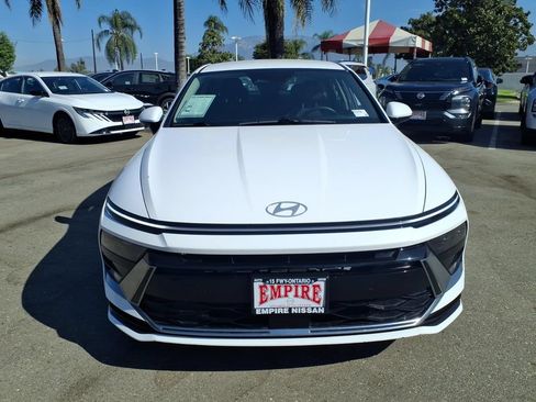 Used 2025 Hyundai Sonata SEL FWD image 2