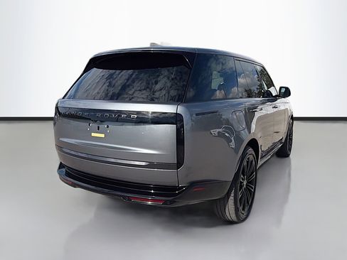 Used 2025 Land Rover Range Rover SE image 5