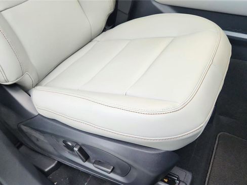 New 2026 Ford Explorer Active w/ Active Comfort Package image 35