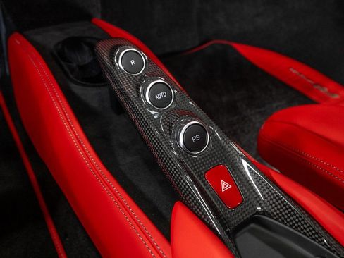 Certified 2022 Ferrari F8 Tributo image 21