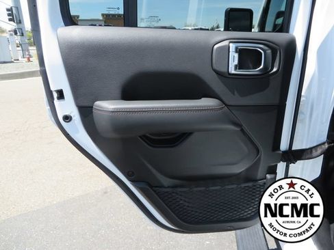 Used 2022 Jeep Wrangler Unlimited Rubicon w/ Xtreme Recon 35" Tire Package AWD/4WD image 42
