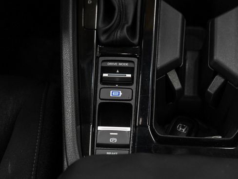 Used 2025 Honda Accord Sport image 19