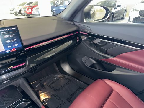 Certified 2025 BMW 530i image 29