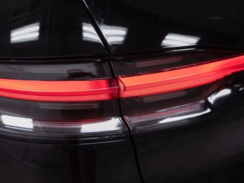 Certified 2026 Porsche Macan AWD/4WD image 18