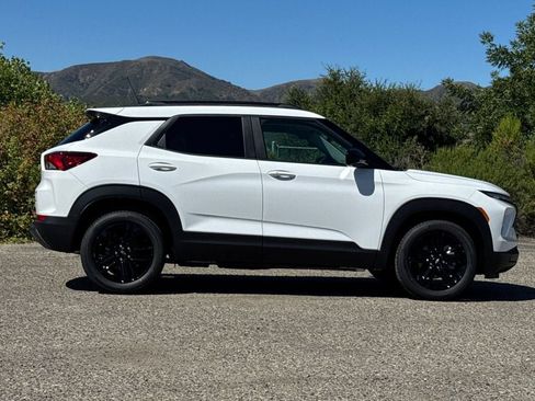 New 2026 Chevrolet TrailBlazer LT w/ Convenience Package FWD image 3
