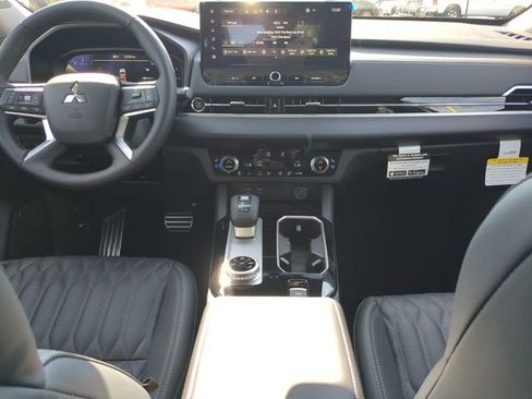 New 2026 Mitsubishi Outlander SEL FWD image 18