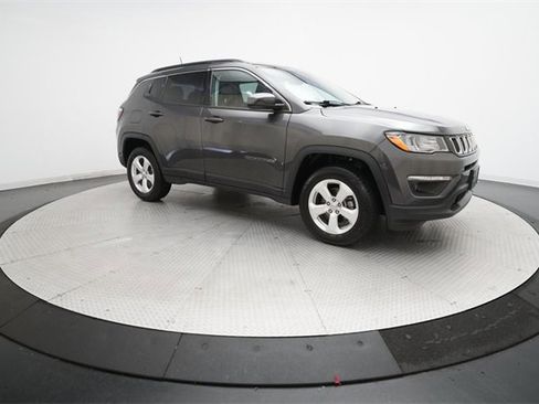 Used 2020 Jeep Compass Latitude w/ Cold Weather Group image 13