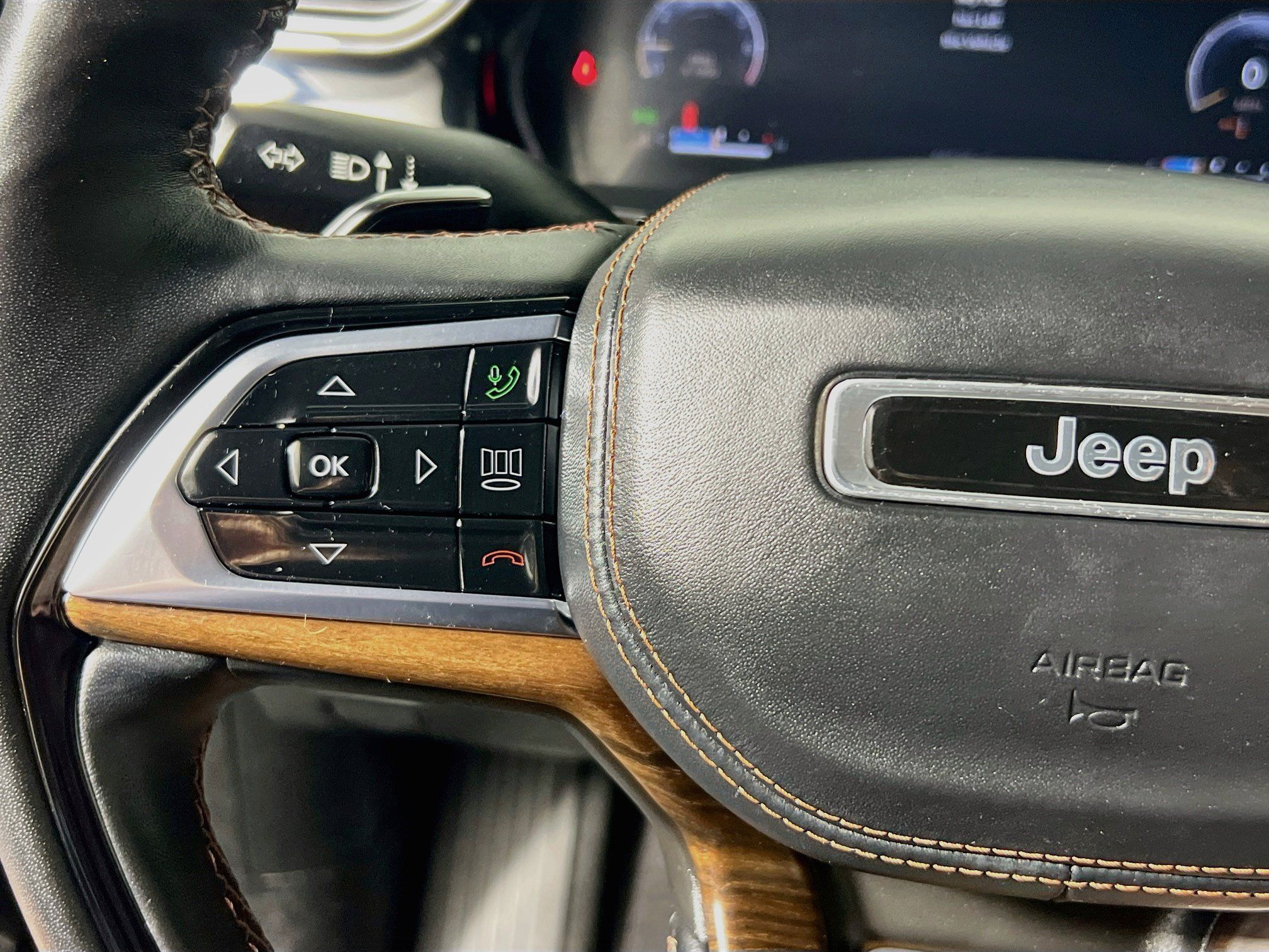 Used 2024 Jeep Grand Cherokee L Summit w/ High Altitude Package AWD/4WD image 18