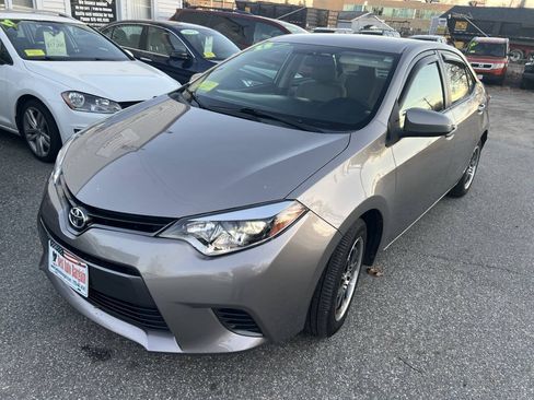 Used 2015 Toyota Corolla LE FWD image 3