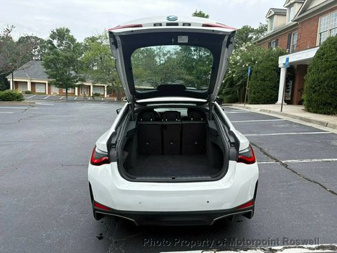 Used 2023 BMW i4 eDrive35 RWD image 9