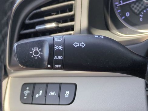 Used 2020 Hyundai Elantra Value Edition FWD image 28
