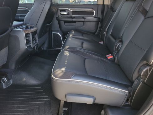 Used 2021 RAM 2500 Laramie w/ Body Color Bumper Group image 8