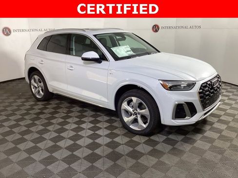 Certified 2025 Audi Q5 2.0T Premium Plus w/ Premium Plus Package image 3