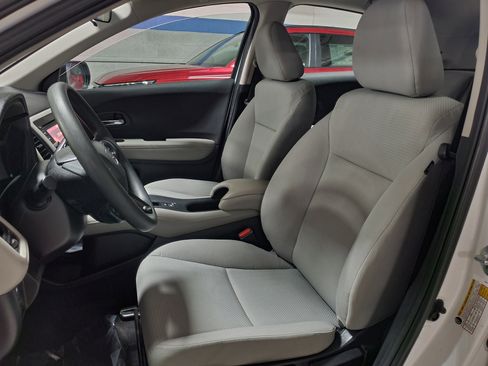 Used 2021 Honda HR-V LX image 18
