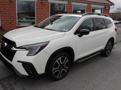 Used 2024 Subaru Ascent Limited w/ Technology Package AWD/4WD image 2
