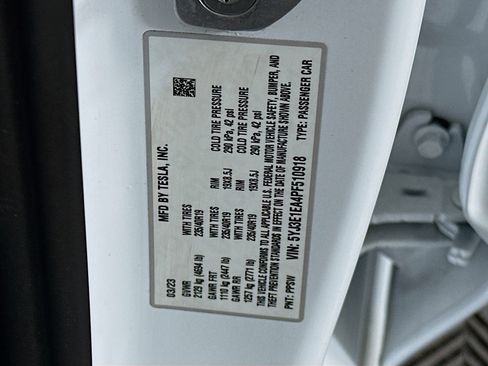 Used 2023 Tesla Model 3 Standard Range image 12
