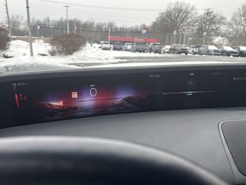 Used 2024 Lincoln Nautilus Premier image 12