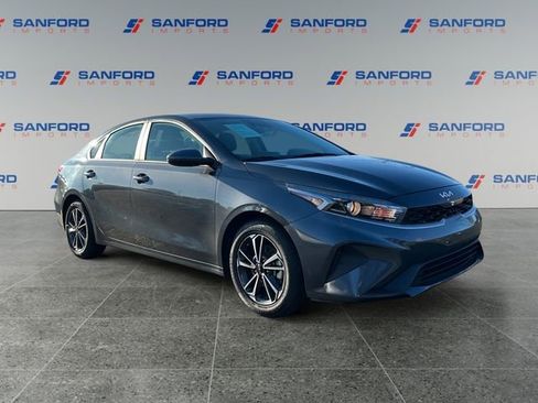 Used 2024 Kia Forte LXS image 7