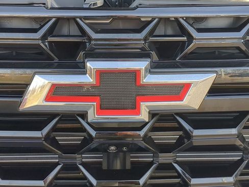 Used 2025 Chevrolet Silverado 2500 ZR2 w/ Technology Package image 32